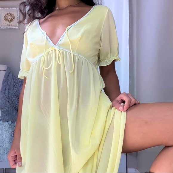 Vintage Pastel Yellow Chiffon Peignoir Maxi Dress - Picture 3 of 3